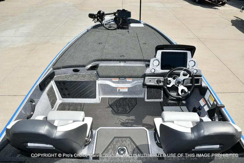 Slide: The Image of Nitro Z20 XL Garmin Pro Pack 2025 - 9