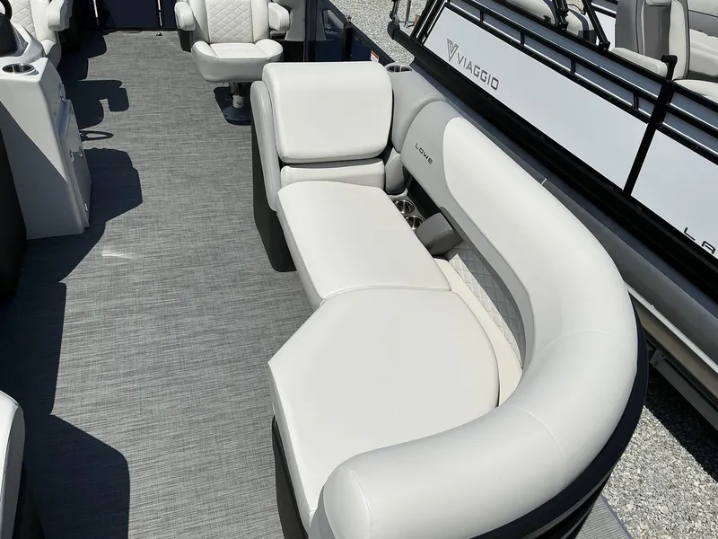 Slide: The Image of Lowe SS230 2025 - 8