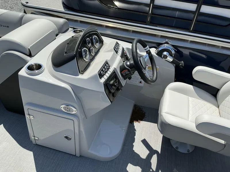 Slide: The Image of Lowe SS230 2025 - 10