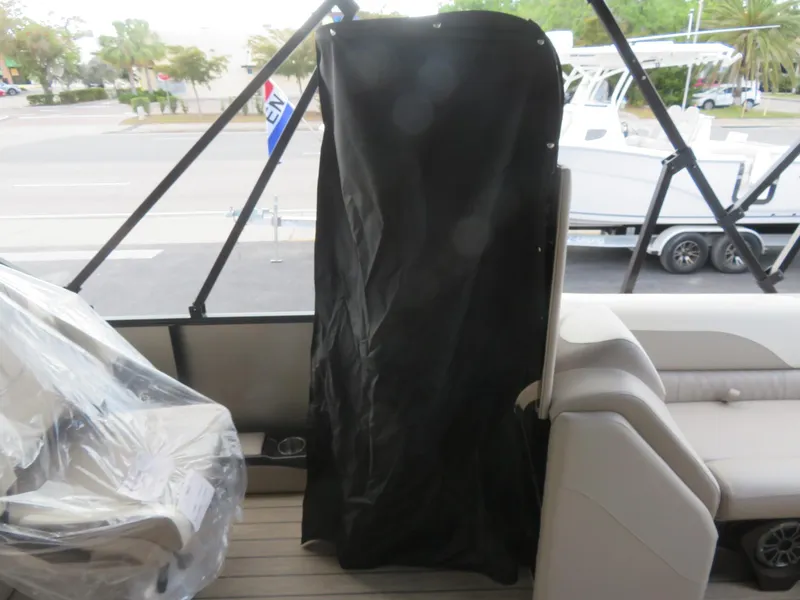 Slide: The Image of Avalon LSZ Quad Lounger 2026 - 52