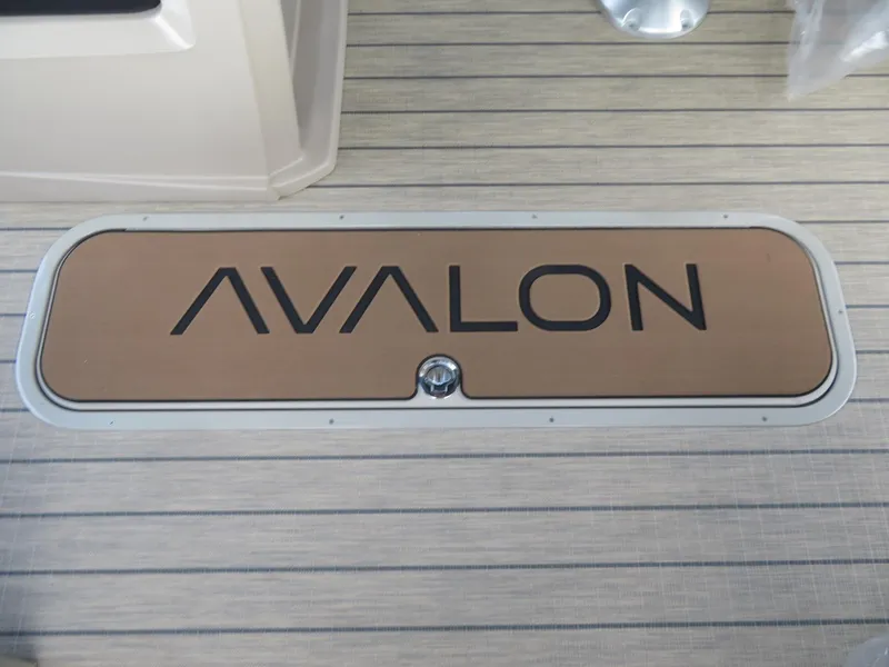 Slide: The Image of Avalon LSZ Quad Lounger 2026 - 54