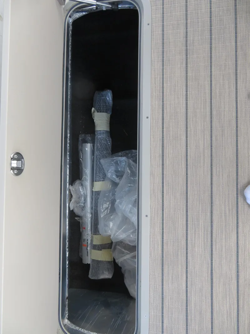 Slide: The Image of Avalon LSZ Quad Lounger 2026 - 55