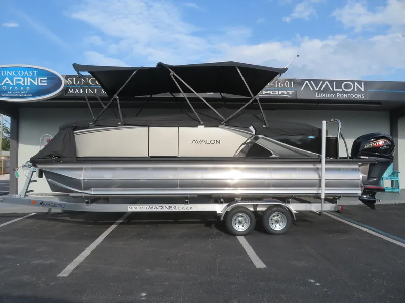 Slide: The Image of Avalon LSZ Quad Lounger 2026 - 61