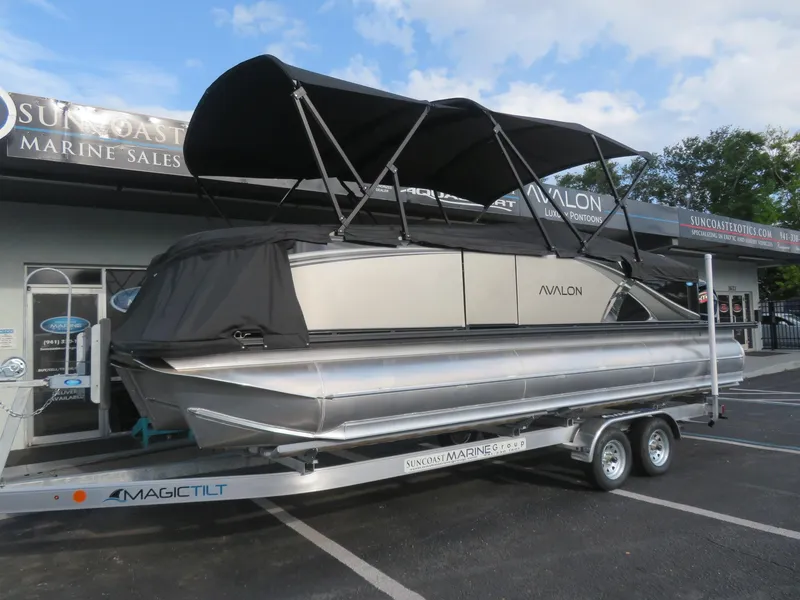 Slide: The Image of Avalon LSZ Quad Lounger 2026 - 62