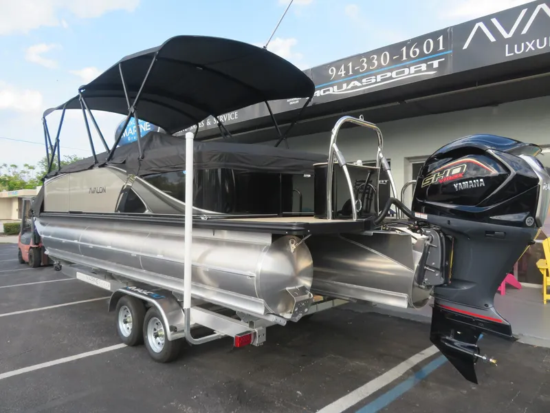 Slide: The Image of Avalon LSZ Quad Lounger 2026 - 63