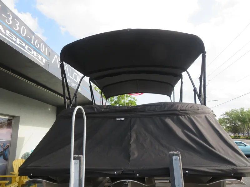 Slide: The Image of Avalon LSZ Quad Lounger 2026 - 64