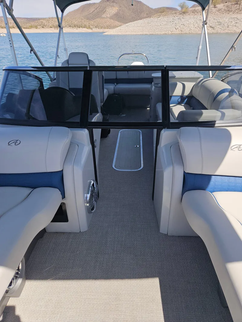 Slide: The Image of Avalon Pontoon 2022 - 10