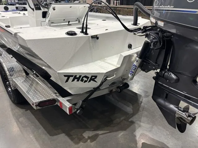 Slide: The Image of Thor LAKE HAMMER 1900 CC W/ BAYSTAR STEERING 2025 - 11