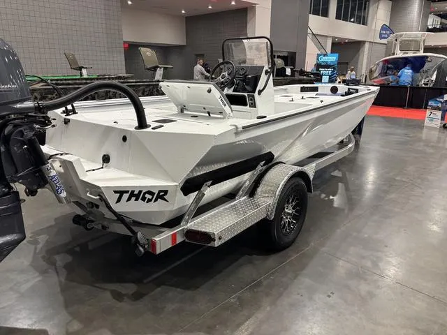 Slide: The Image of Thor LAKE HAMMER 1900 CC W/ BAYSTAR STEERING 2025 - 13