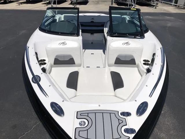 Slide: The Image of Monterey 204FSX 2016 - 10