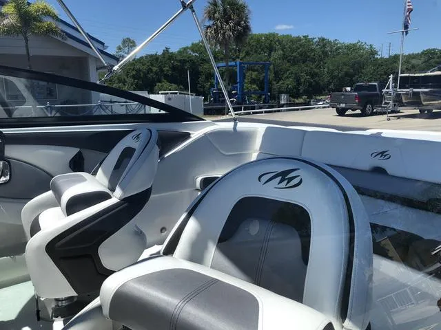 Slide: The Image of Monterey 204FSX 2016 - 12