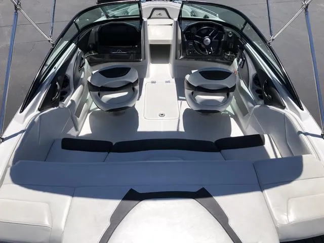 Slide: The Image of Monterey 204FSX 2016 - 15