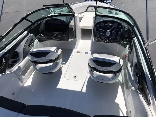 Slide: The Image of Monterey 204FSX 2016 - 16