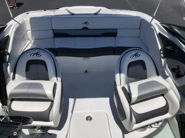 Slide: The Image of Monterey 204FSX 2016 - 20