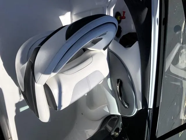 Slide: The Image of Monterey 204FSX 2016 - 24