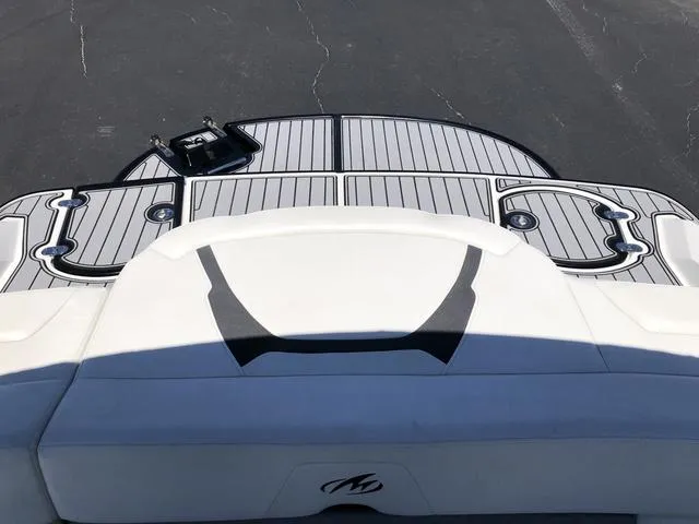 Slide: The Image of Monterey 204FSX 2016 - 25