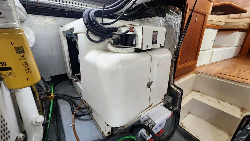 Slide: The Image of Carver 440 Aft Cabin Motor Yacht 1995 - 54