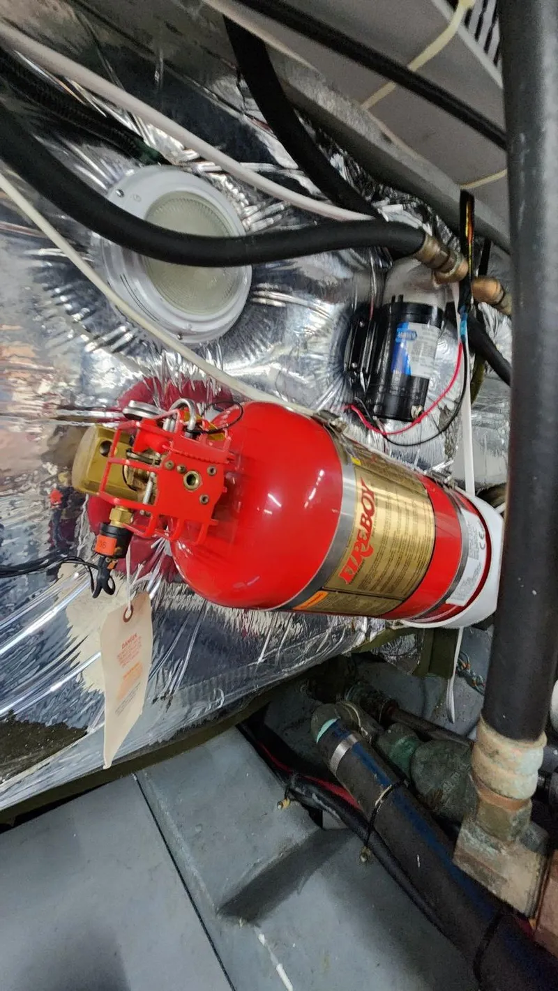 Slide: The Image of Carver 440 Aft Cabin Motor Yacht 1995 - 58