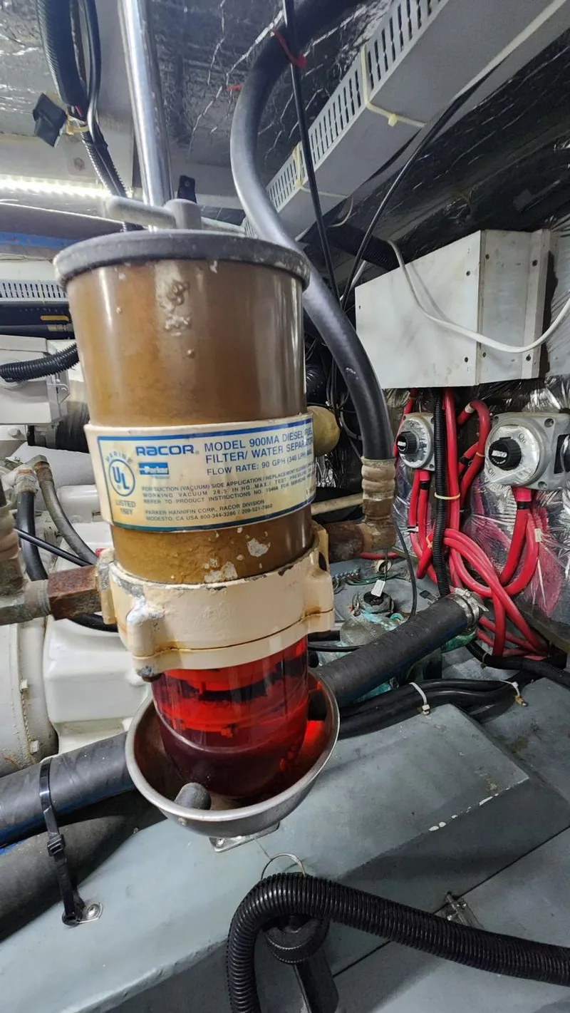 Slide: The Image of Carver 440 Aft Cabin Motor Yacht 1995 - 61