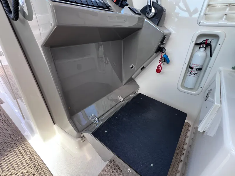 Slide: The Image of Pursuit DC 295 Dual Console w/ Twin Yamaha 300 CLEAN CLEAN CLEAN 2016 - 102