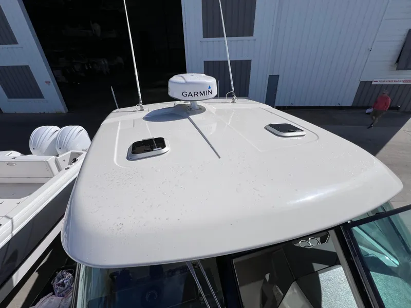 Slide: The Image of Pursuit DC 295 Dual Console w/ Twin Yamaha 300 CLEAN CLEAN CLEAN 2016 - 81