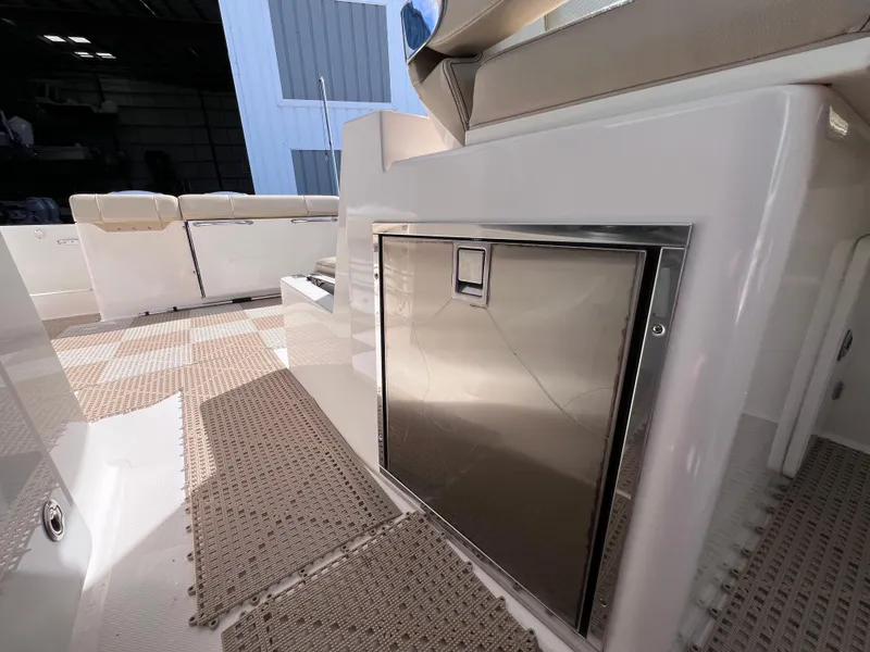 Slide: The Image of Pursuit DC 295 Dual Console w/ Twin Yamaha 300 CLEAN CLEAN CLEAN 2016 - 87