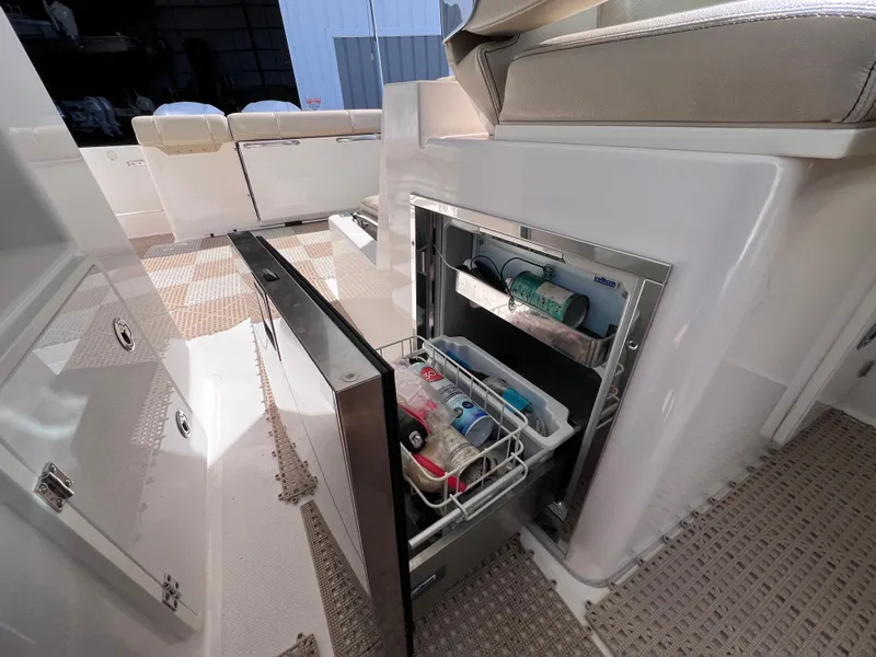 Slide: The Image of Pursuit DC 295 Dual Console w/ Twin Yamaha 300 CLEAN CLEAN CLEAN 2016 - 88