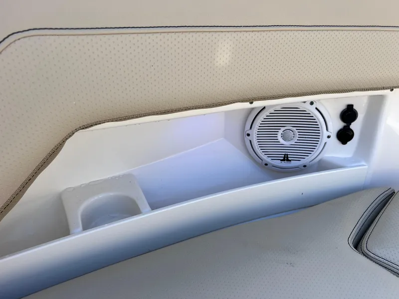 Slide: The Image of Pursuit DC 295 Dual Console w/ Twin Yamaha 300 CLEAN CLEAN CLEAN 2016 - 94