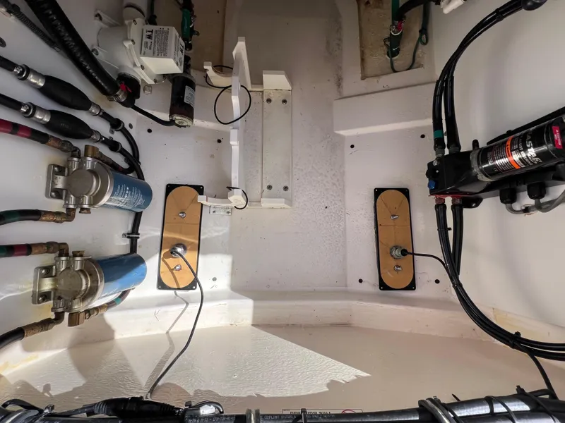 Slide: The Image of Pursuit DC 295 Dual Console w/ Twin Yamaha 300 CLEAN CLEAN CLEAN 2016 - 98