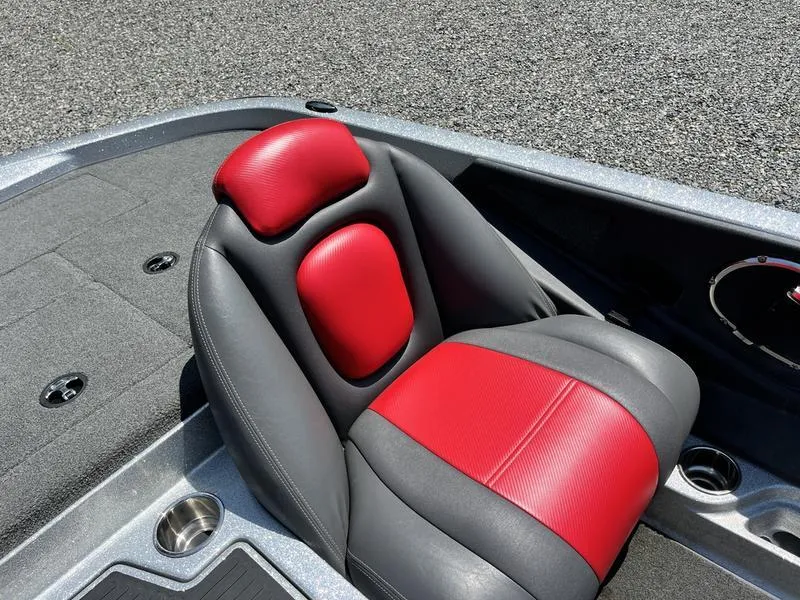 Slide: The Image of 2014 Ranger Z118 Comanche boat seat with red and gray upholstery. - 13