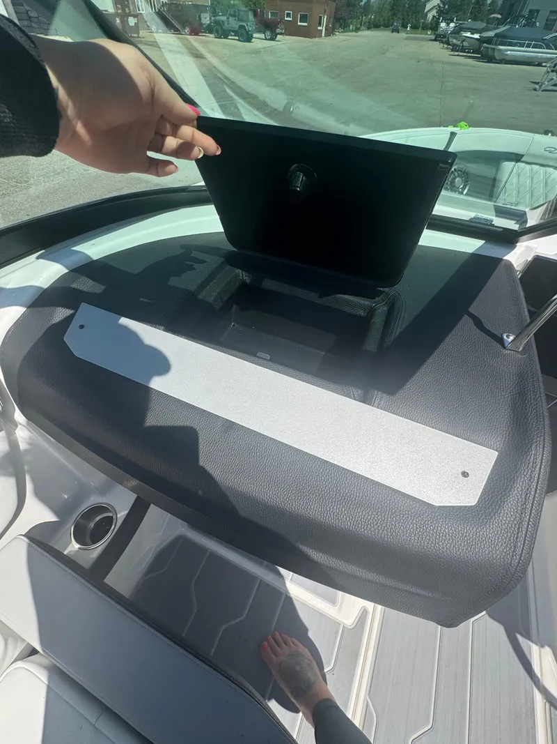 Slide: The Image of Regal 2000 ES 2025 - 21