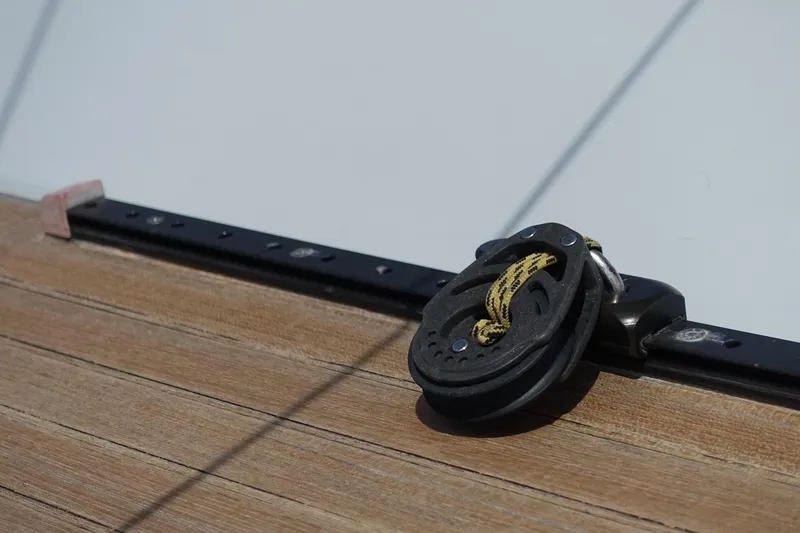 Slide: The Image of Pulley system on Maxi Dolphin CrossCurrent 33 yacht deck, 2006 model. - 6