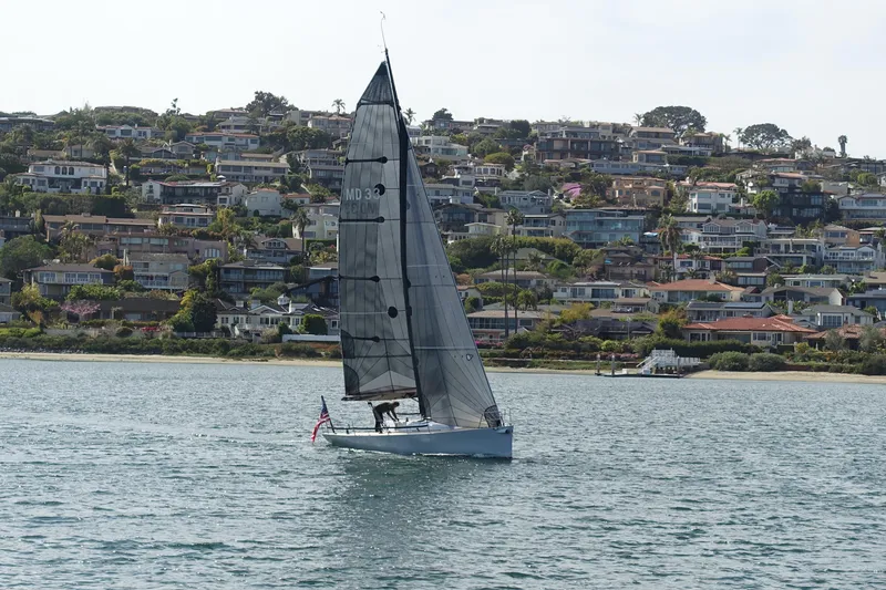 Slide: The Image of Maxi Dolphin Cross Current 33 2006 - 62