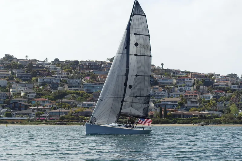 Slide: The Image of Maxi Dolphin Cross Current 33 2006 - 69