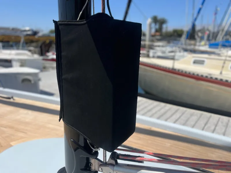 Slide: The Image of Maxi Dolphin Cross Current 33 2006 - 78