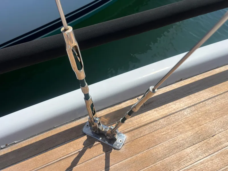 Slide: The Image of Maxi Dolphin Cross Current 33 2006 - 80