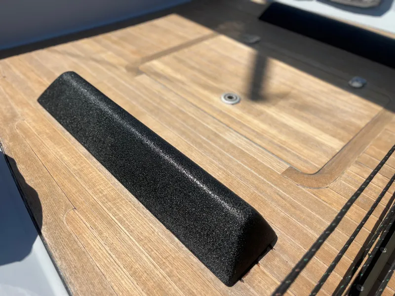 Slide: The Image of Maxi Dolphin Cross Current 33 2006 - 84