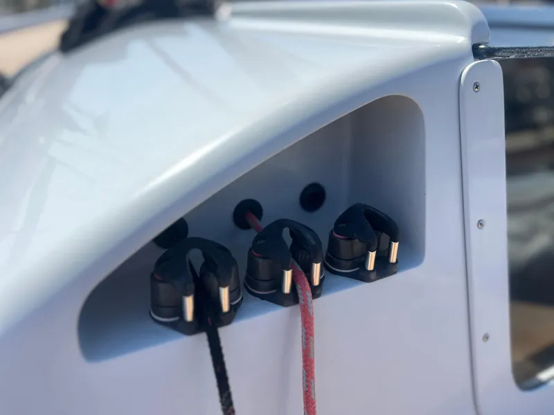 Slide: The Image of Maxi Dolphin Cross Current 33 2006 - 85