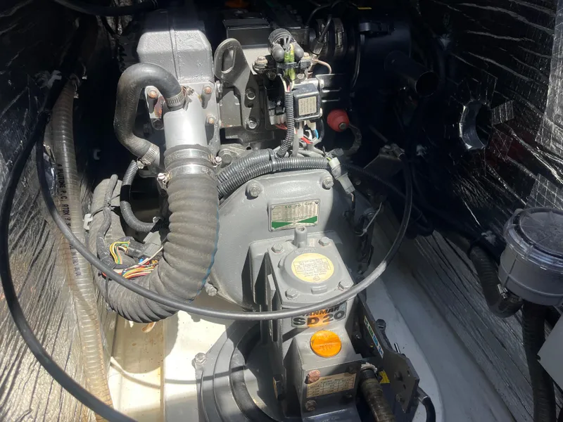 Slide: The Image of Maxi Dolphin Cross Current 33 2006 - 91