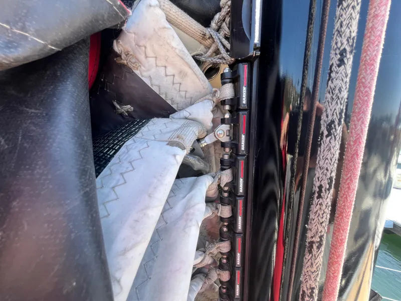 Slide: The Image of Maxi Dolphin Cross Current 33 2006 - 94