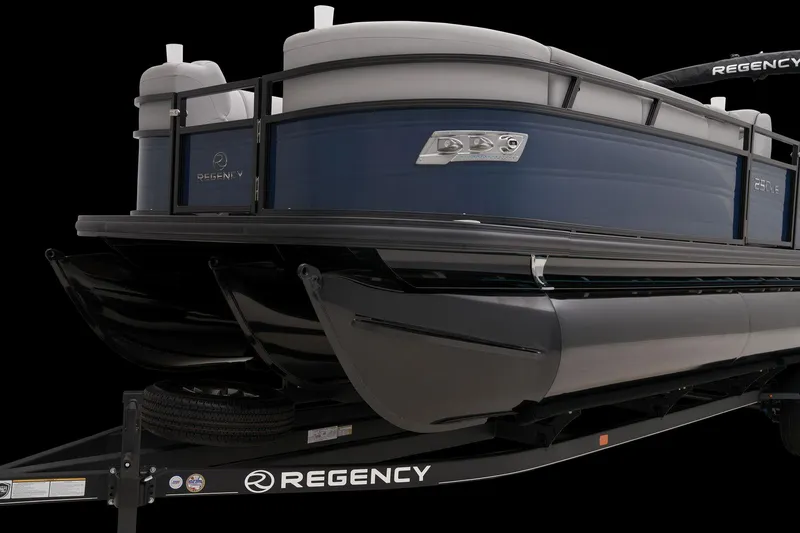 Slide: The Image of Regency 250 LE3 Sport 2024 - 14
