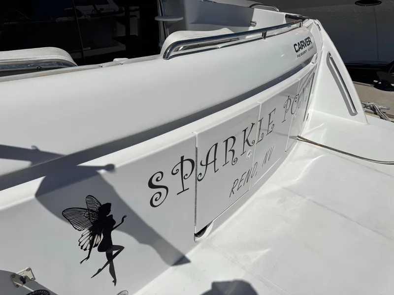 Slide: The Image of Carver 570 Voyager Pilothouse 2002 - 51