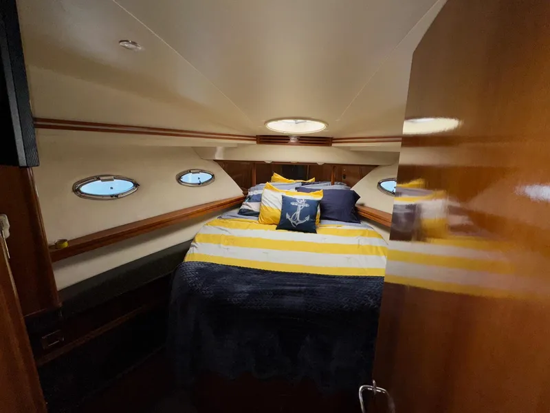 Slide: The Image of Carver 570 Voyager Pilothouse 2002 - 63