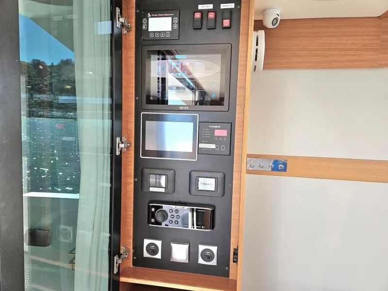 Slide: The Image of Delta Carbon 54 IPS 2018 - 50