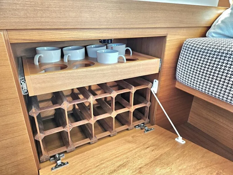 Slide: The Image of Delta Carbon 54 IPS 2018 - 55