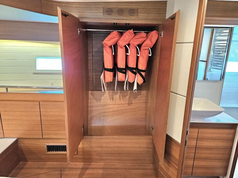 Slide: The Image of Delta Carbon 54 IPS 2018 - 68