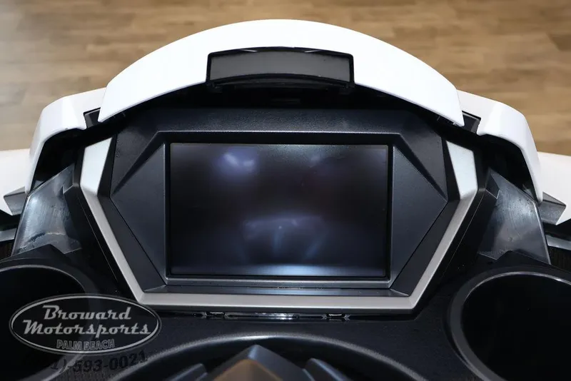 Slide: The Image of Yamaha FX Cruiser SVHO® 2025 - 13