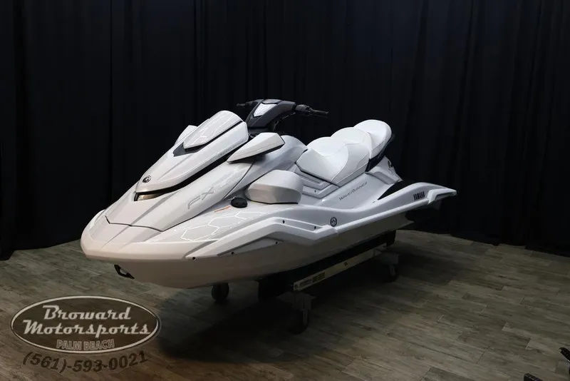 Slide: The Image of Yamaha FX Cruiser SVHO® 2025 - 2