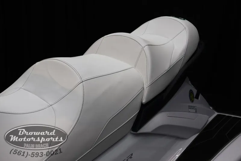 Slide: The Image of Yamaha FX Cruiser SVHO® 2025 - 25