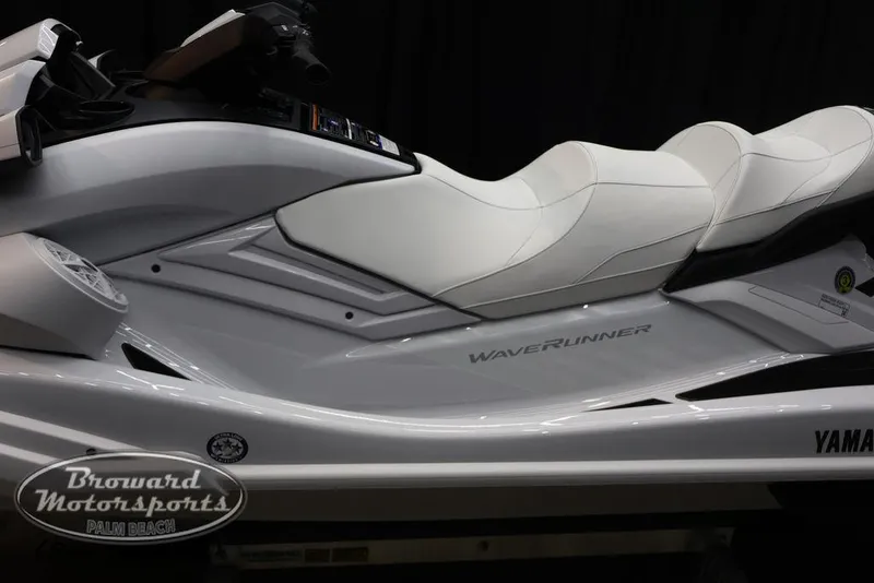 Slide: The Image of Yamaha FX Cruiser SVHO® 2025 - 3